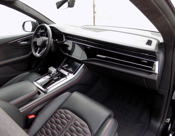 Audi RS Q8 16