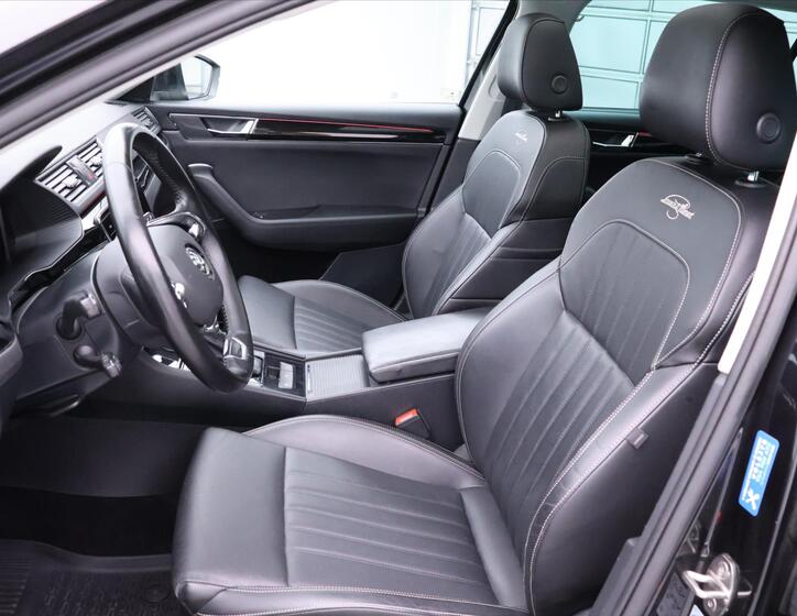 Škoda Superb 12