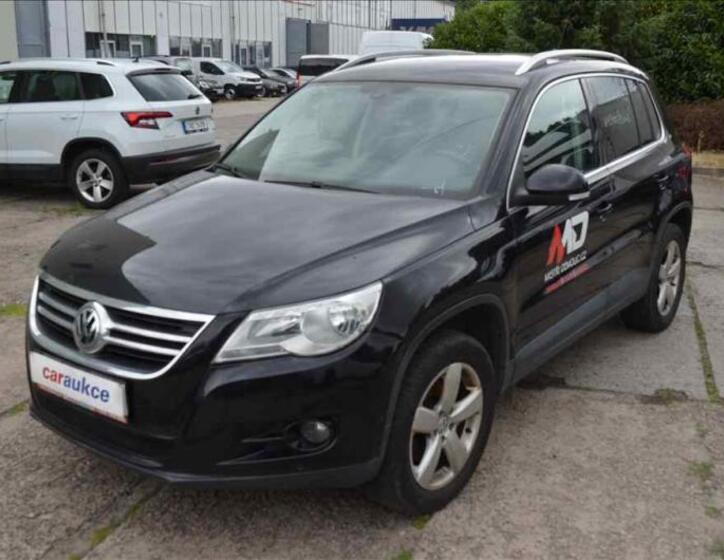 Volkswagen Tiguan 1