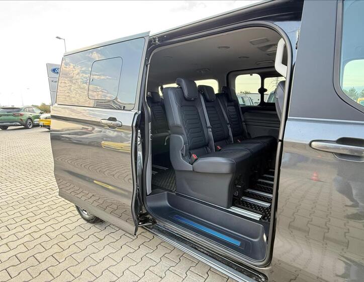 Ford Tourneo Custom 15