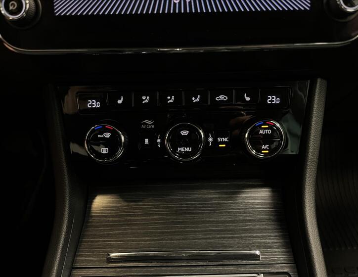 Škoda Superb 14