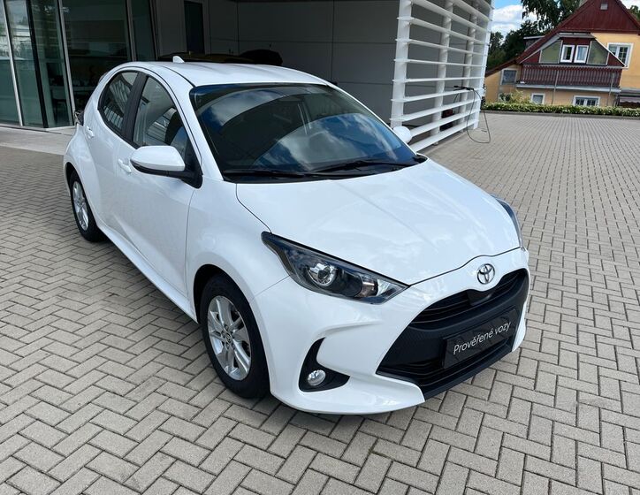 Toyota Yaris 8