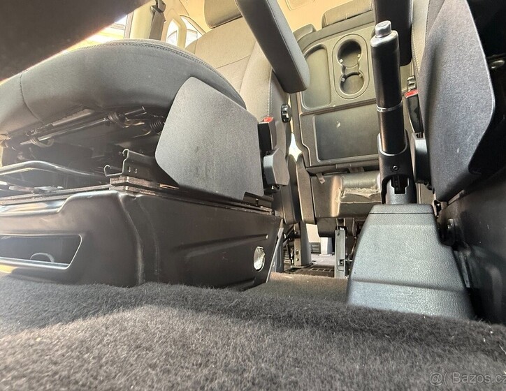 Ford Tourneo 4