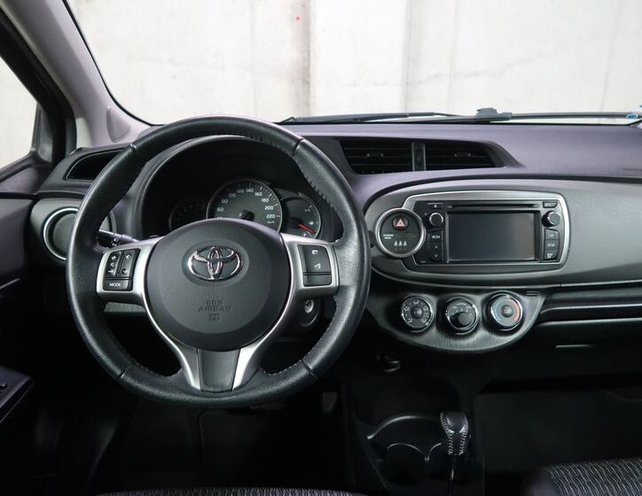 Toyota Yaris 15