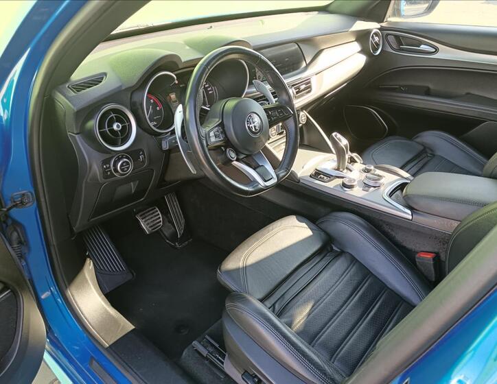 Alfa Romeo Stelvio 17