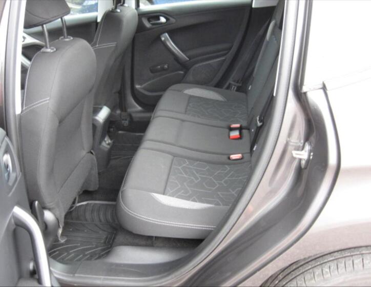 Peugeot 2008 9