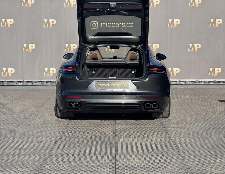 Porsche Panamera 9