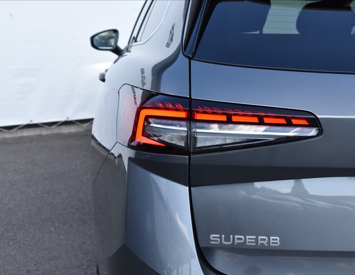 Škoda Superb 11