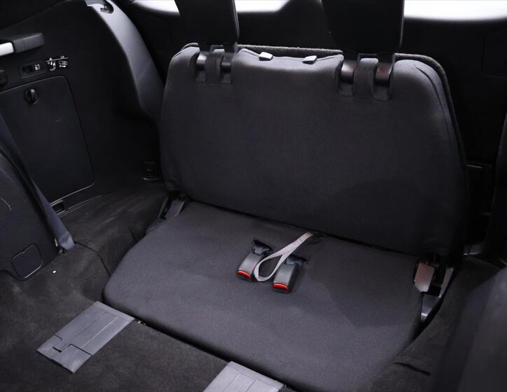 Peugeot 4007 17