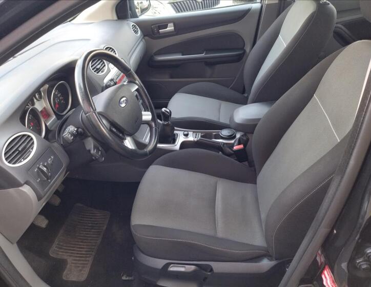 Ford Focus 9