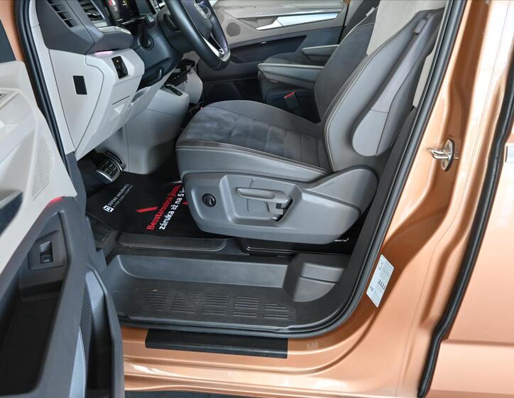 Volkswagen Multivan 8