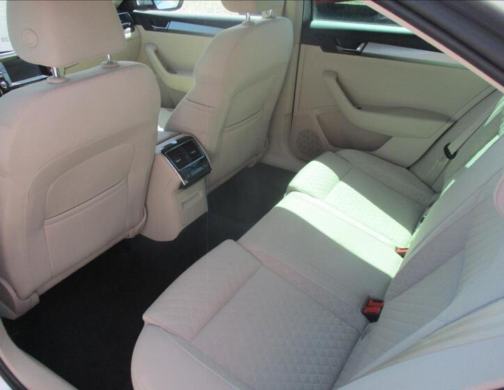 Škoda Superb 16
