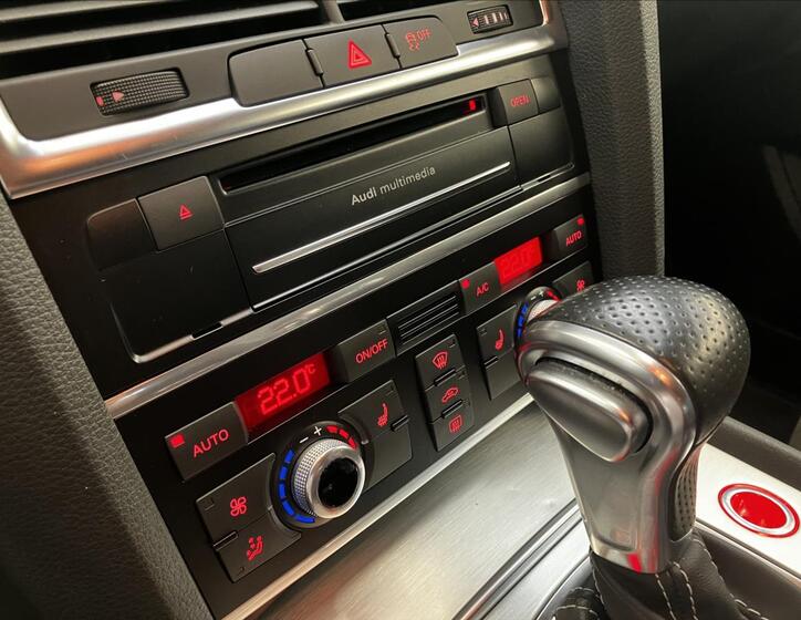 Audi Q7 11