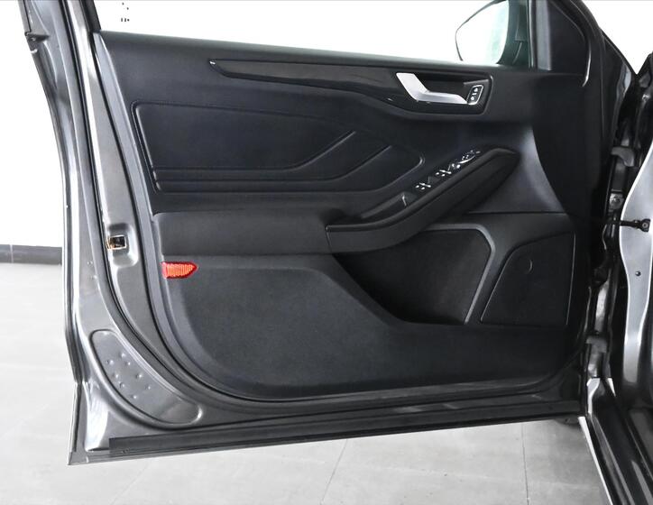 Ford Focus 24