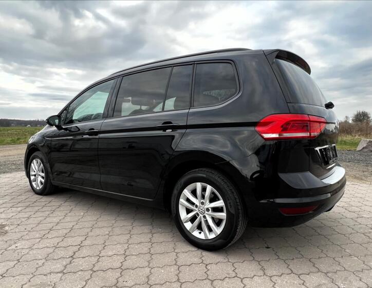 Volkswagen Touran 6