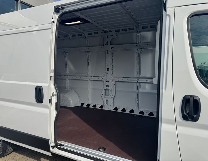 Toyota Proace Max 10