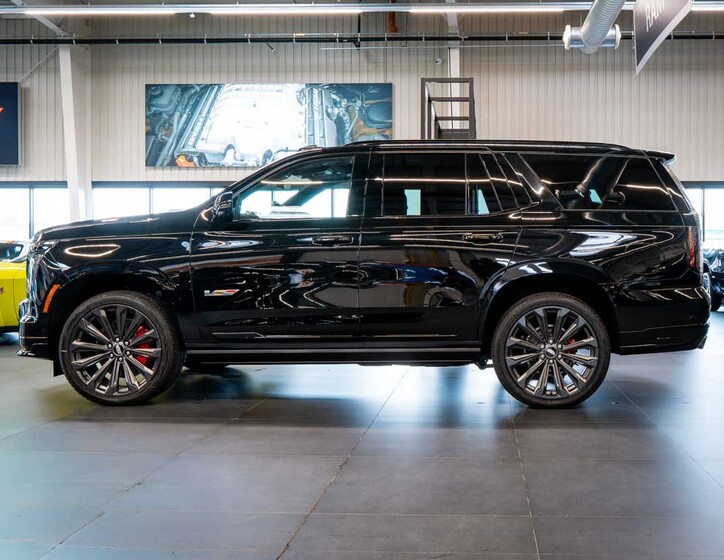 Cadillac Escalade 2