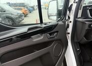 Ford Tourneo Custom 17
