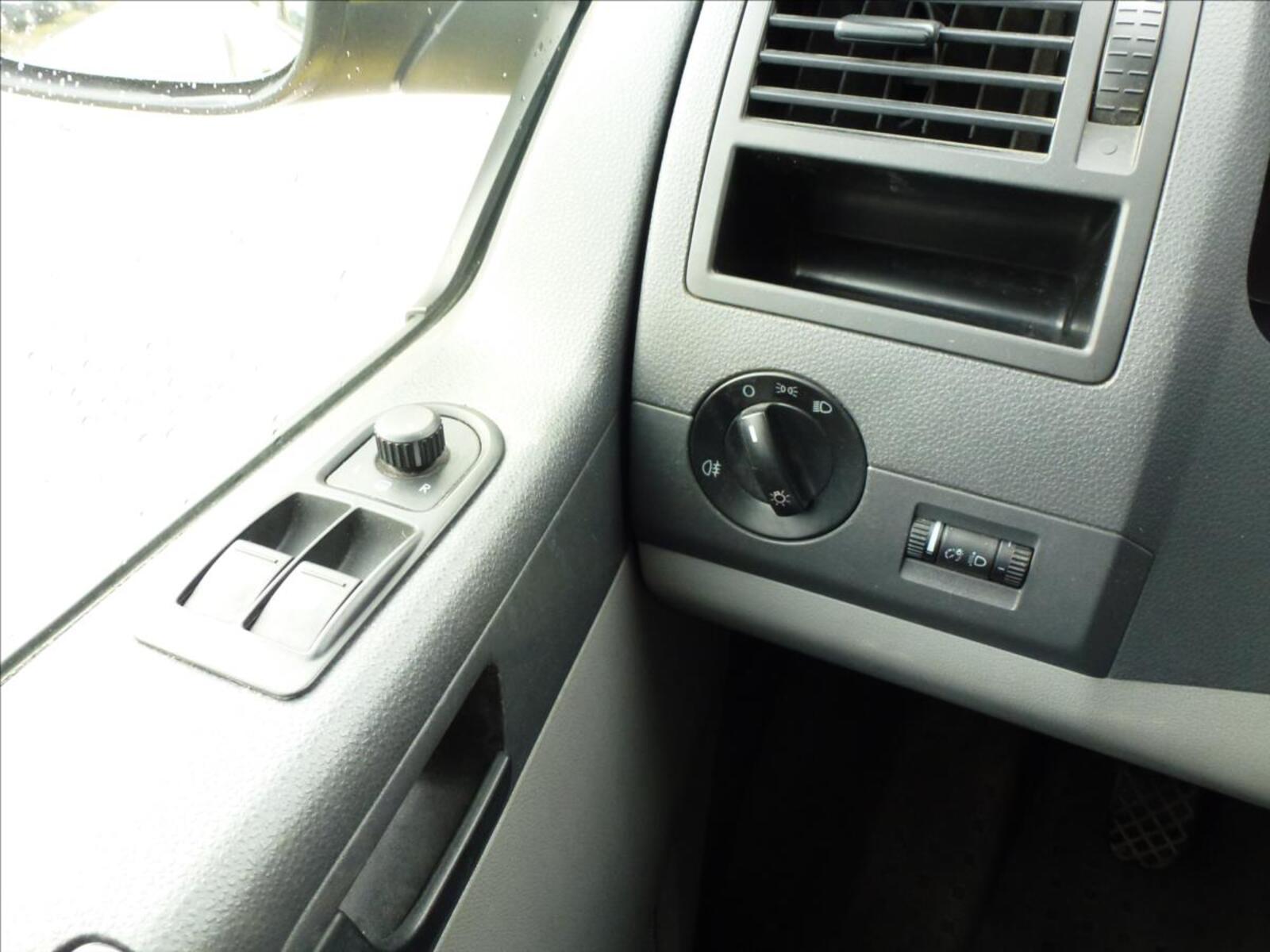 Volkswagen Caravelle 35