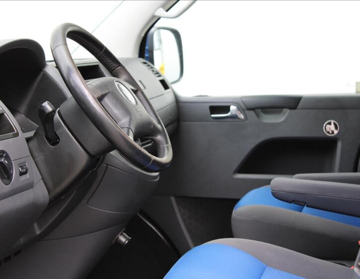 Volkswagen Caravelle 17