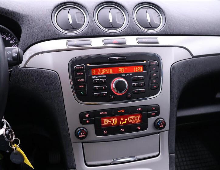 Ford Galaxy 24