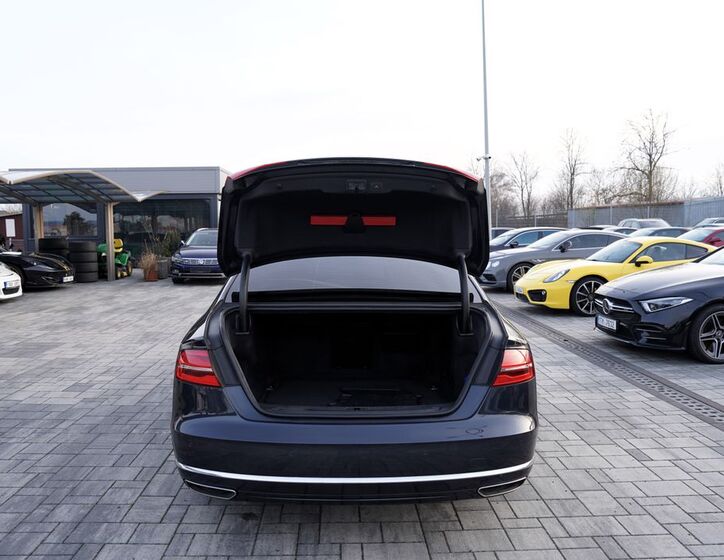 Audi A8 13