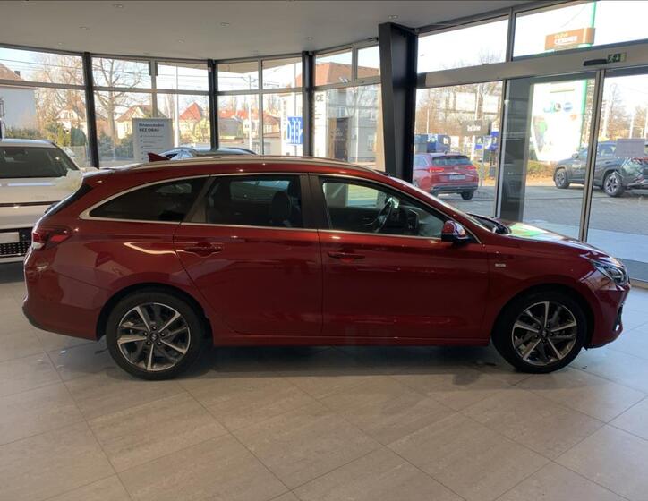 Hyundai i30 4