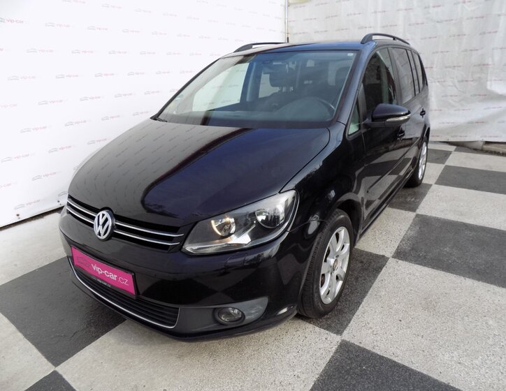Volkswagen Touran 1