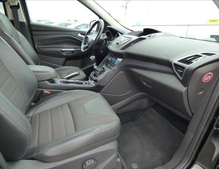 Ford Kuga 46