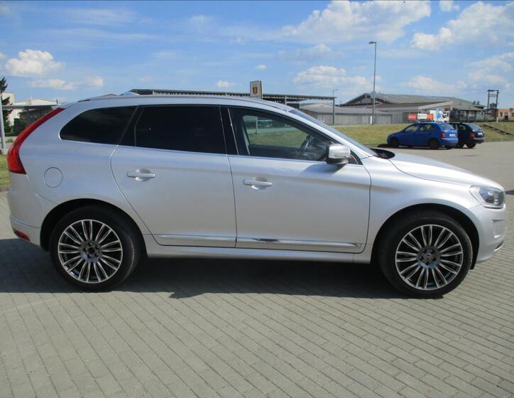 Volvo XC60 5
