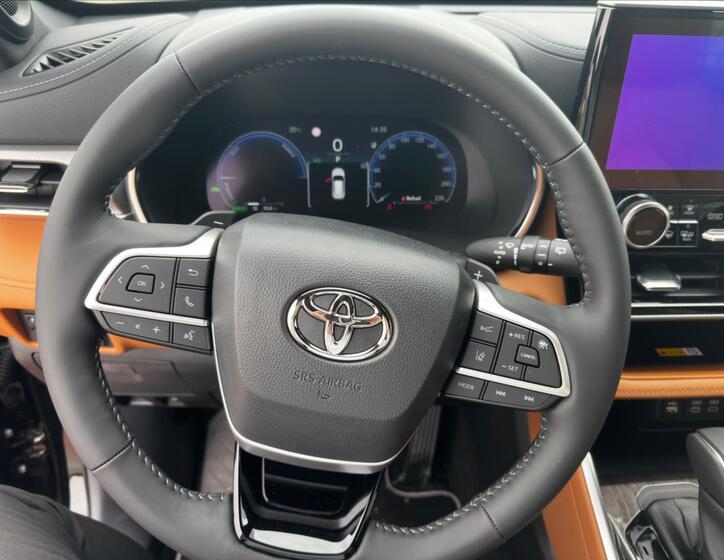 Toyota Highlander 8