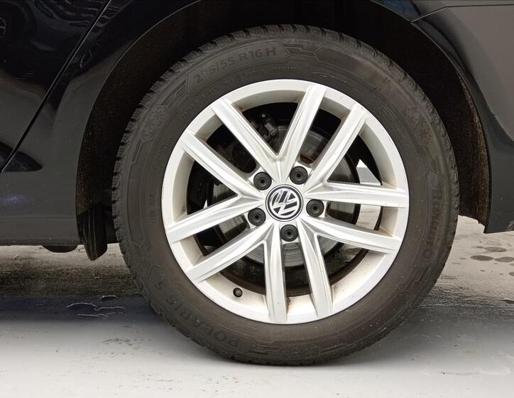 Volkswagen Golf 9
