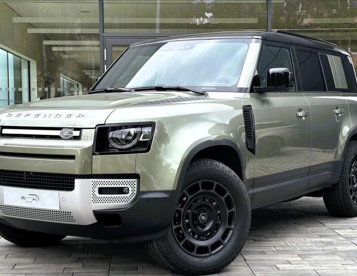Land Rover Defender 1