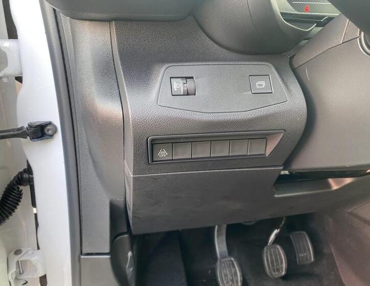 Toyota ProAce City 16