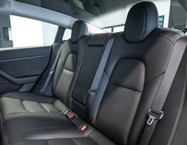 Tesla Model 3 11