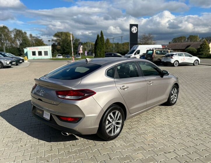 Hyundai i30 24