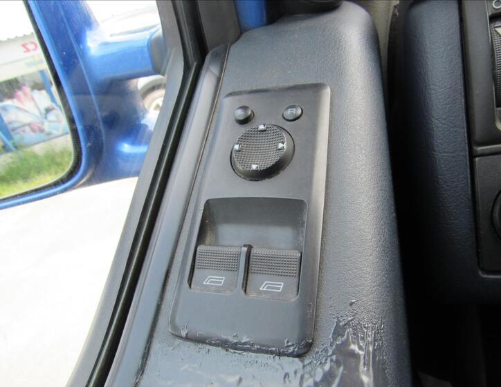 Volkswagen Caravelle 23