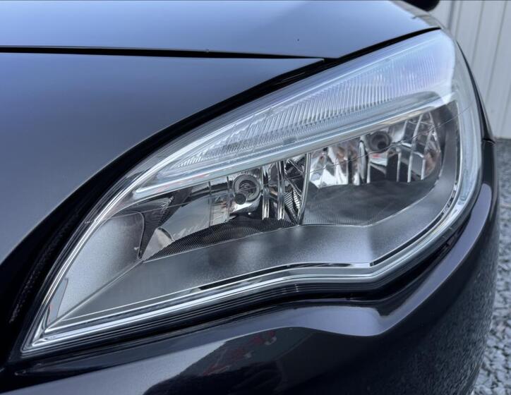 Opel Astra 9