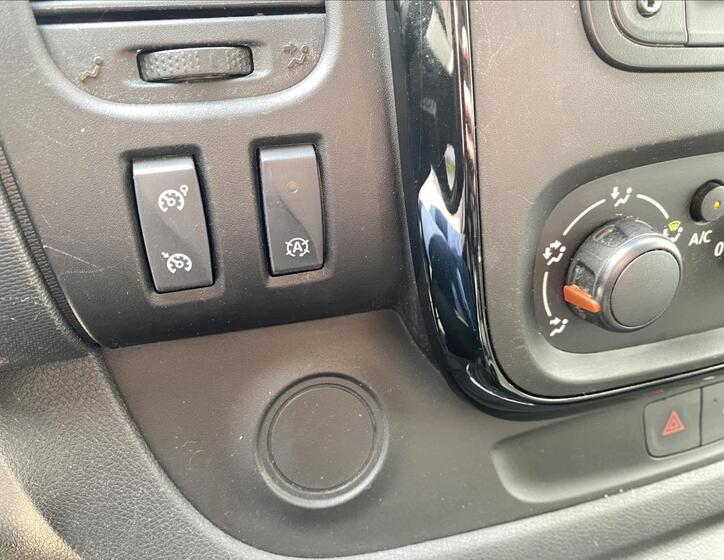 Opel Vivaro 17