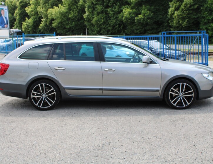 Škoda Superb 4