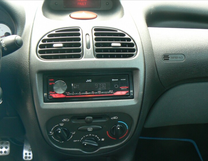Peugeot 206 12