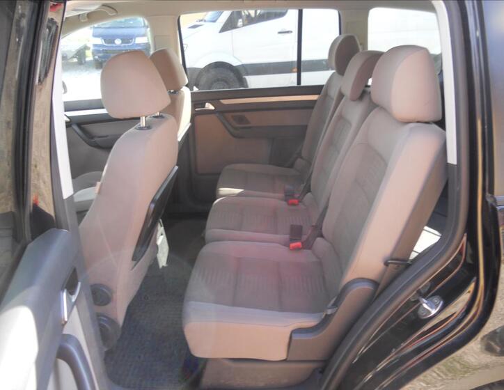 Volkswagen Touran 16