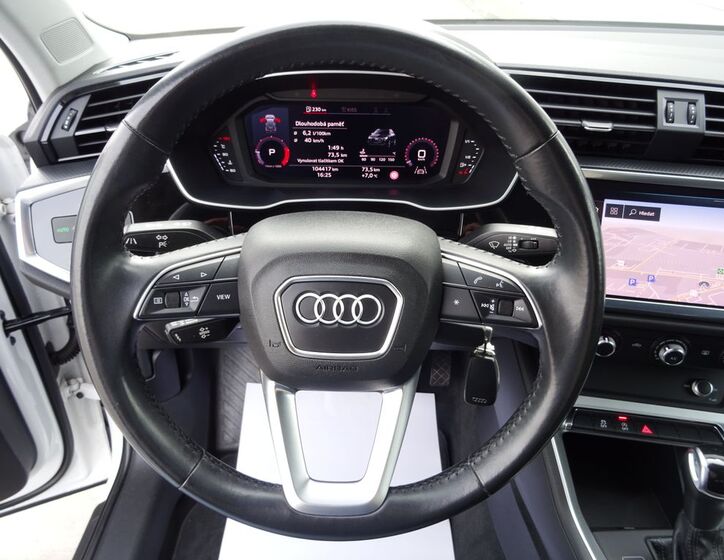 Audi Q3 12