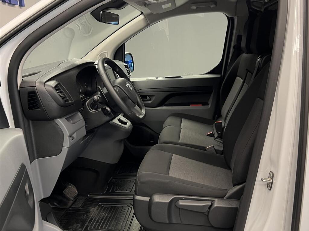 Toyota ProAce 6