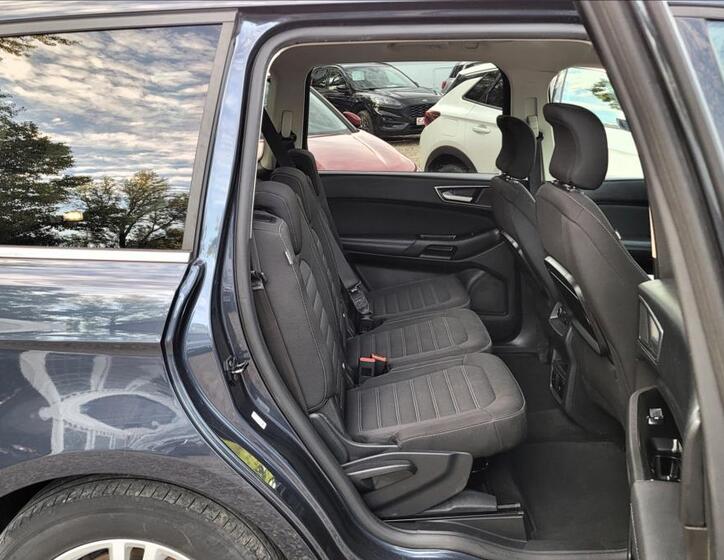 Ford Galaxy 17
