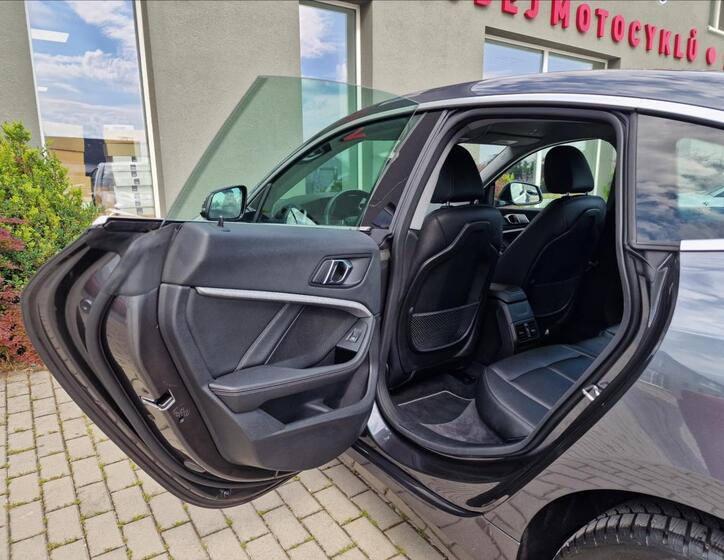 BMW Řada 2 18