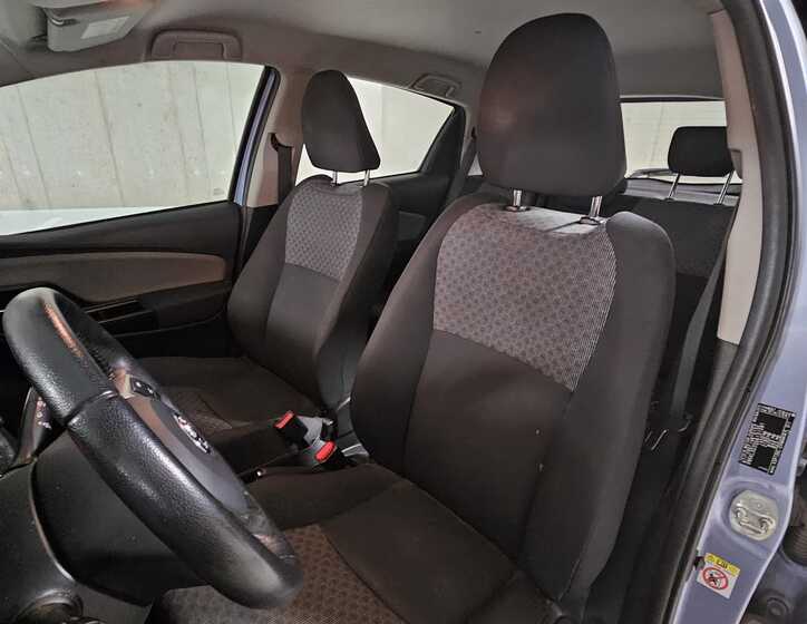 Toyota Yaris 13