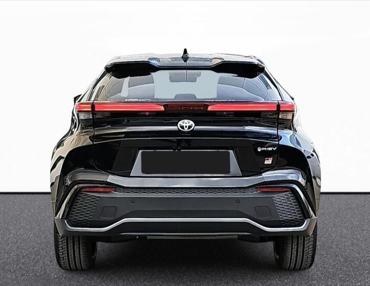 Toyota C-HR 6
