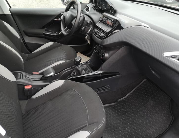 Peugeot 2008 11