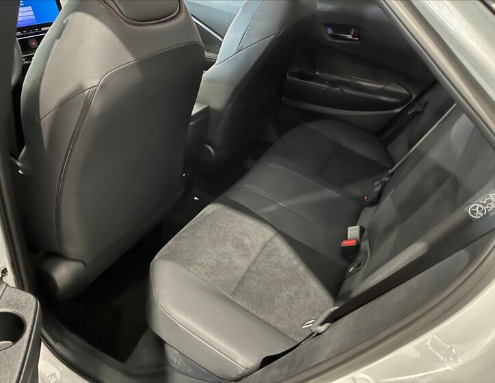 Toyota C-HR 10